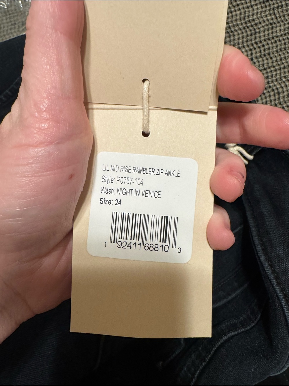 NWOT- MOTHER PETITES The Lil Mid Rise Zip Rambler….. 24P - Picture 10 of 10